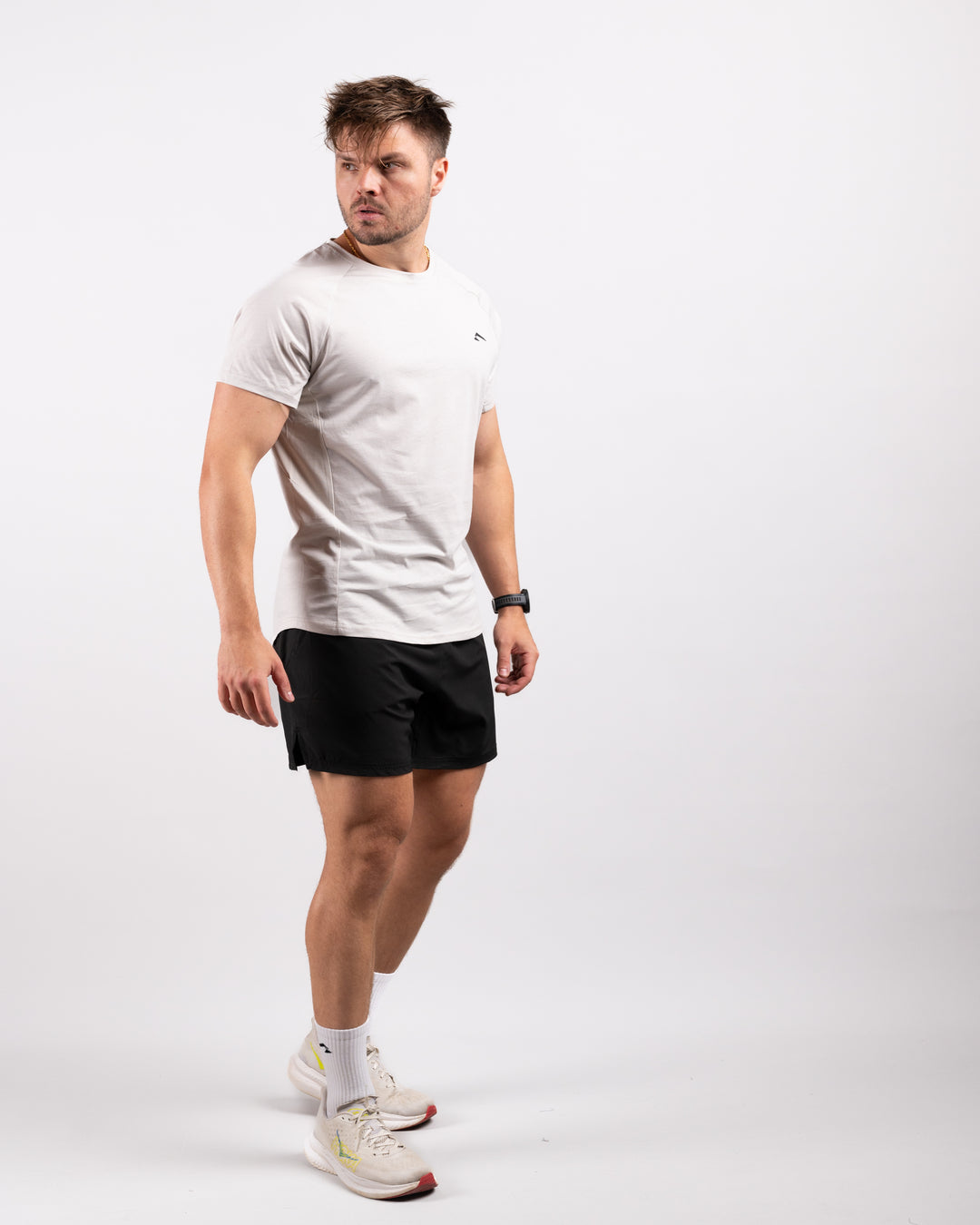 Active Outfit Bundle (Shirt, Shorts & Socken)