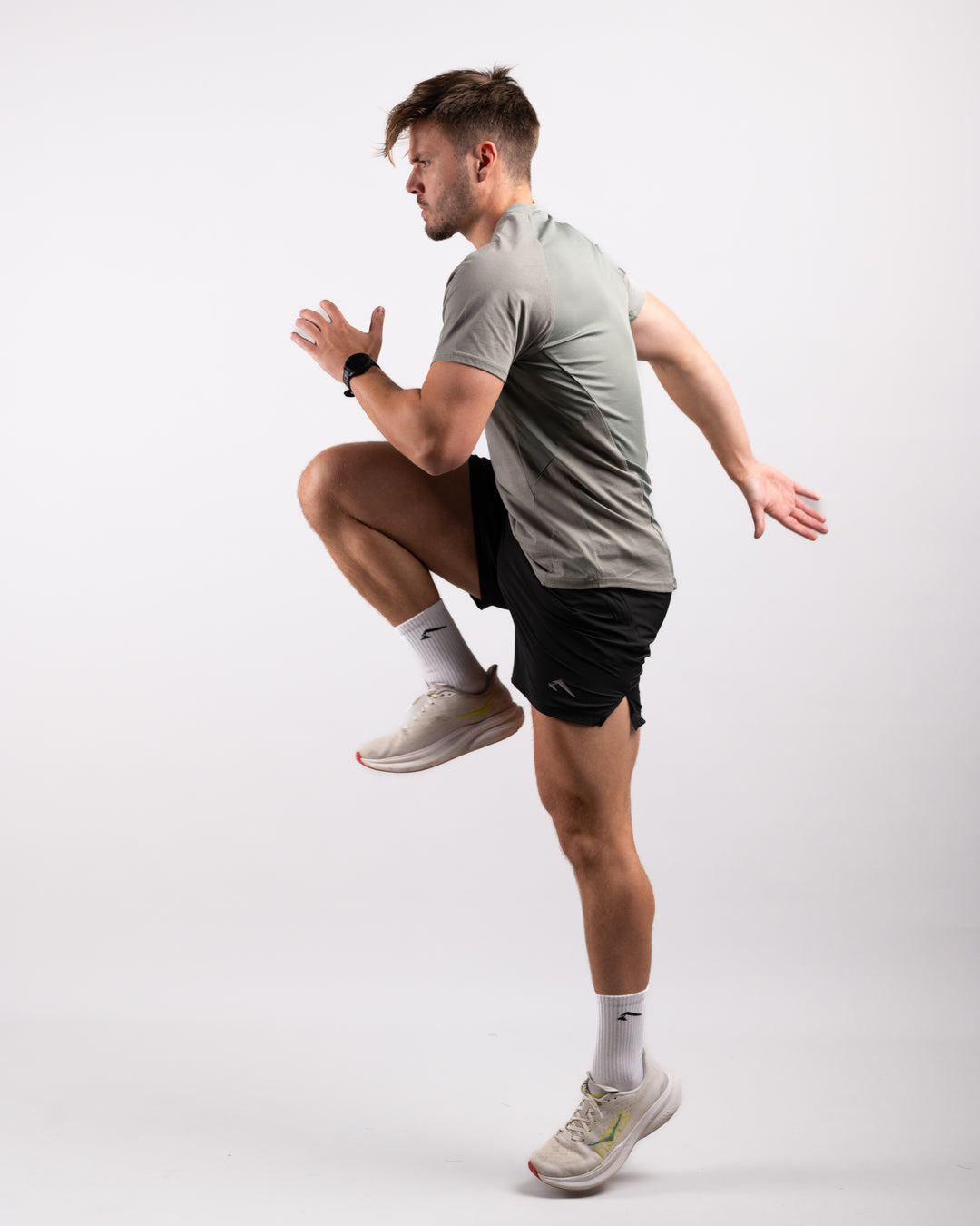 Active Outfit Bundle (Shirt, Shorts & Socken)