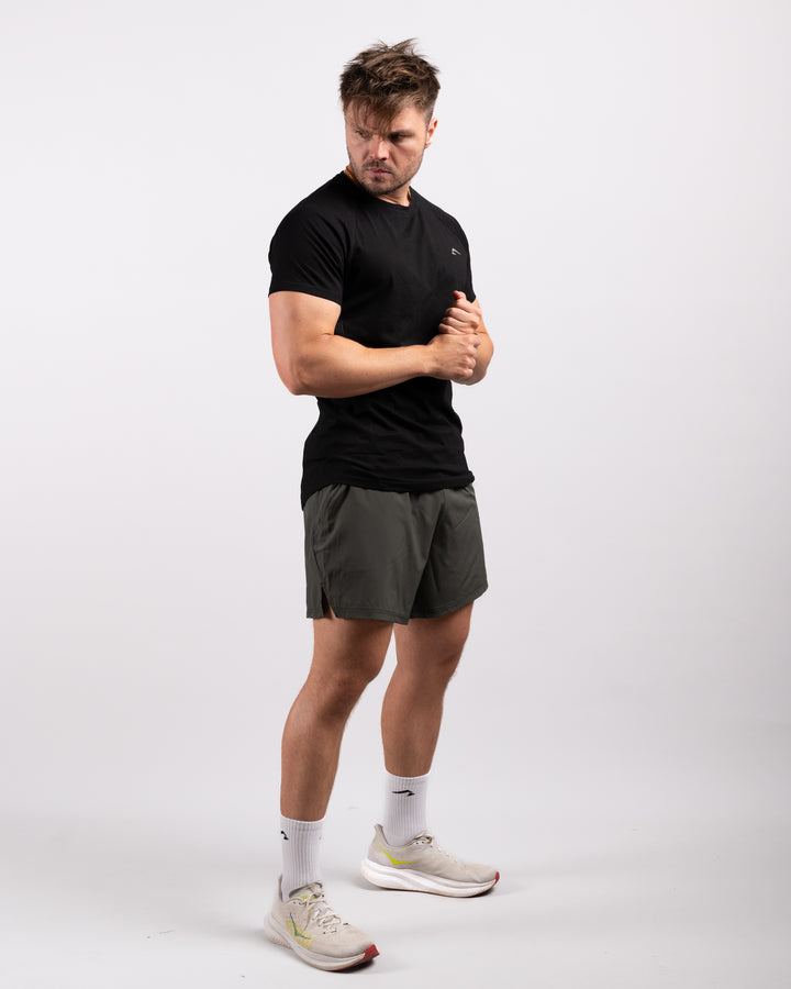 Active Outfit Bundle (Shirt, Shorts & Socken)