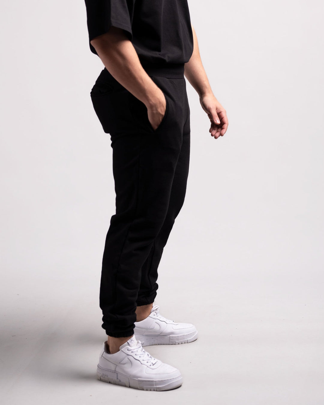 Jogger (Black) - HQ Basics